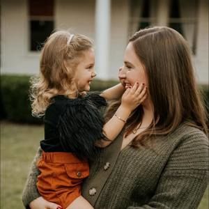 Meet your Posher, Lauren